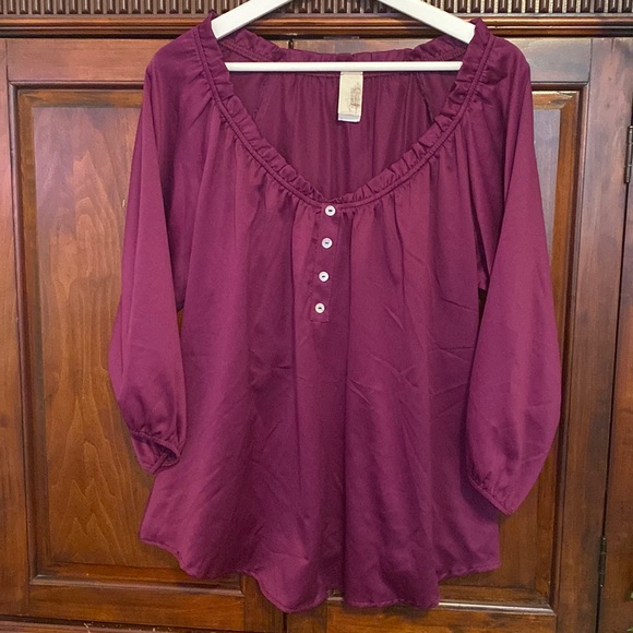 Anthropologie Tops - Anthropologie Francesca’s Birdcage label wide neck or off shoulder blouse button